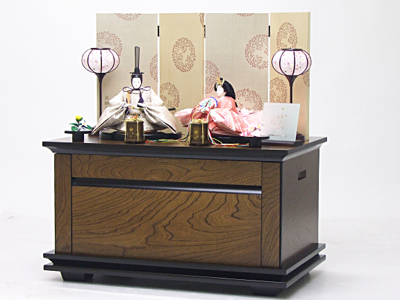 172001 ふわり【momo】木目引出式収納飾 | ひな人形・五月人形の販売 – 株式会社丸十人形
